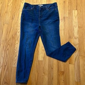 LC Lauren Conrad straight leg, high waist jeans!